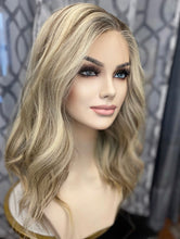 Load image into Gallery viewer, Preorder “Winter” Luxury Euro Wig