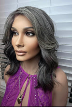 Load image into Gallery viewer, Liquidation “Danity” Bob 6x6 Closure Lace Wig