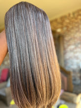 Load image into Gallery viewer, Sylvia Salt/Mushroom Brown Hat Wig M Black Friday Sale