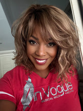 Load image into Gallery viewer, “Danity” Bronde w/bangs L consignment