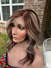Load image into Gallery viewer, 901 Day Platinum/Brown Tester/Model Wig Size L