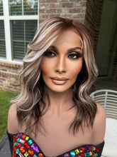 Load image into Gallery viewer, 901 Day Platinum/Brown Tester/Model Wig Size L
