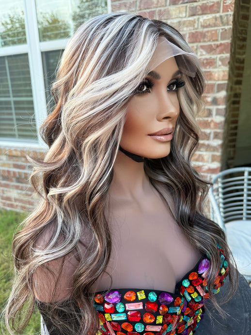 901 Day Long Platinum/Brown Tester/Model Wig
